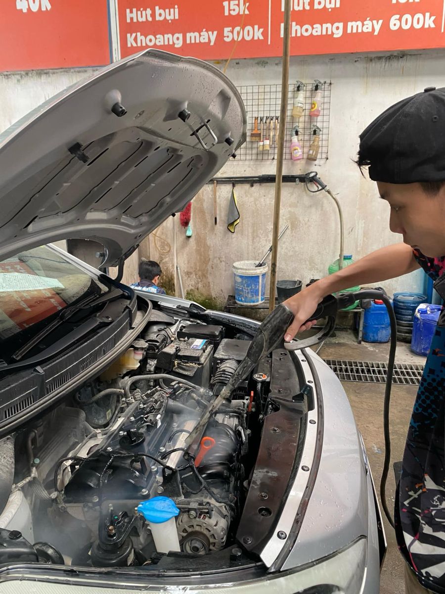 có nên vệ sinh khoang máy\