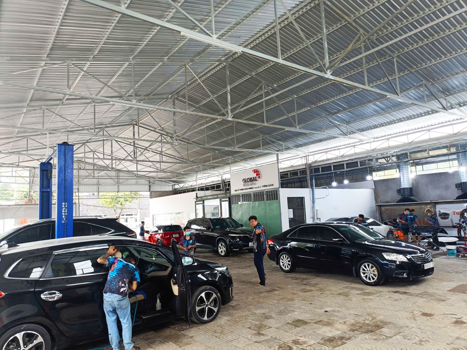 Khu vực Garage làm dịch vụ tại Tuấn Nam Painting